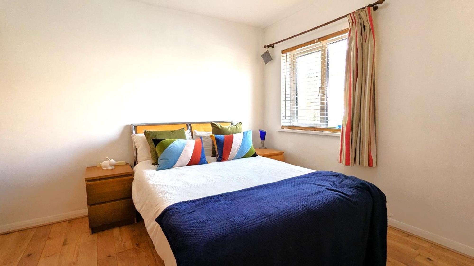 London Stratford - Spacious 2 Bed Flat With Secured Parking & Private Garden Exterior photo