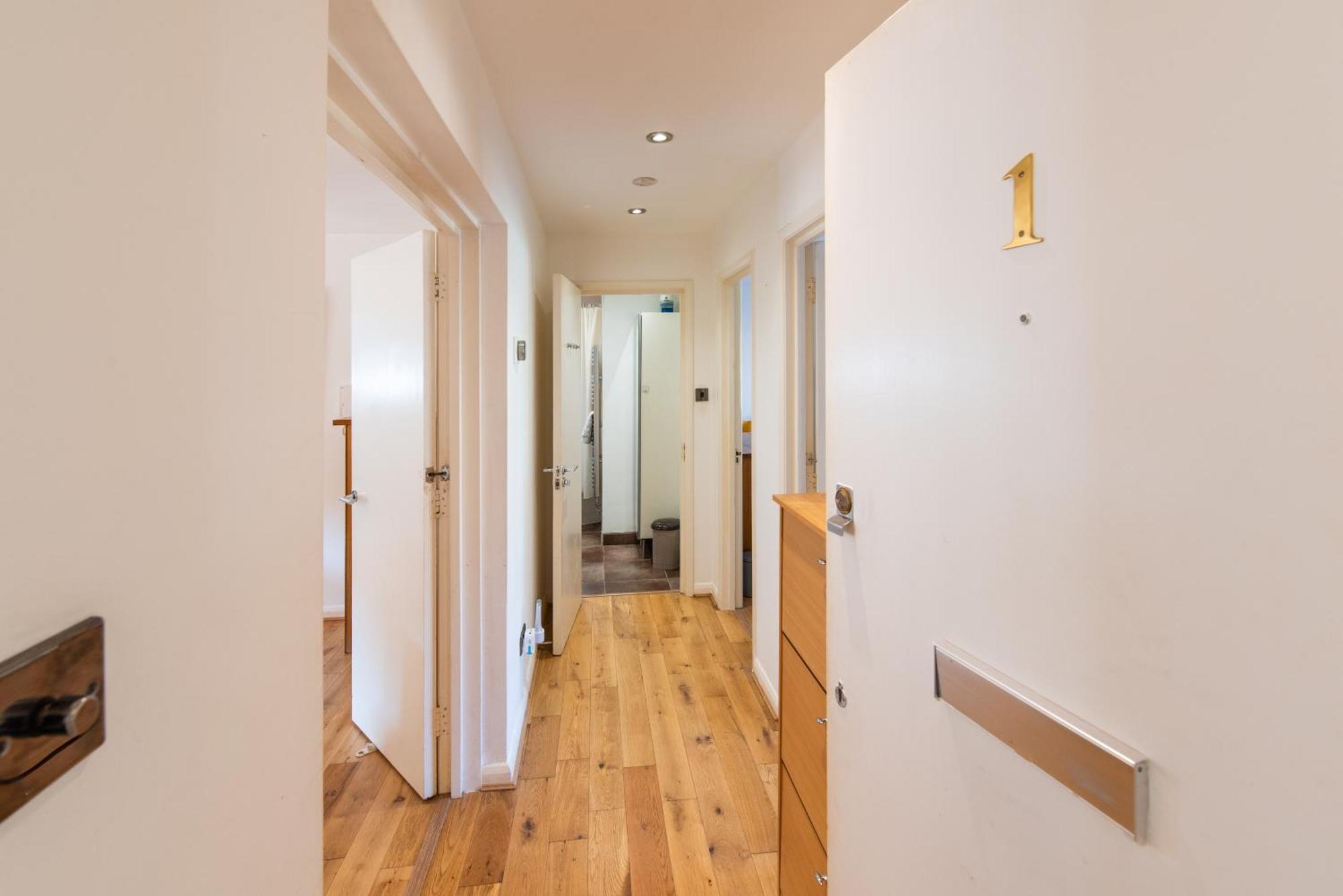 London Stratford - Spacious 2 Bed Flat With Secured Parking & Private Garden Exterior photo